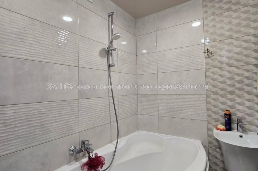 Продам квартиру, Деревянко ул. , 2 кім., 54 м², капитальный ремонт 