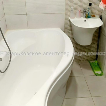 Продам квартиру, Деревянко ул. , 2  ком., 54 м², капитальный ремонт 