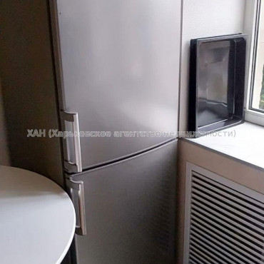 Продам квартиру, Деревянко ул. , 2 кім., 54 м², капитальный ремонт 