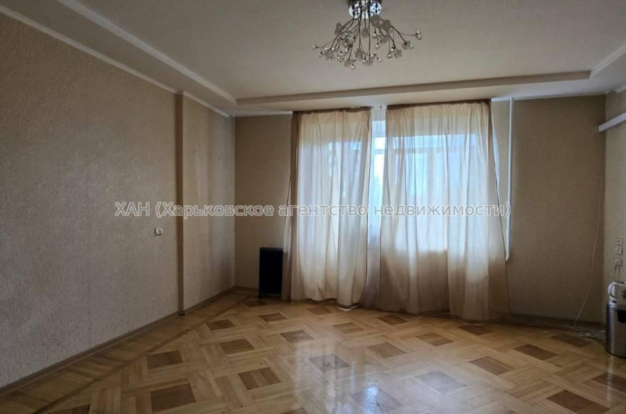 Продам квартиру, Деревянко ул. , 2 кім., 54 м², капитальный ремонт 