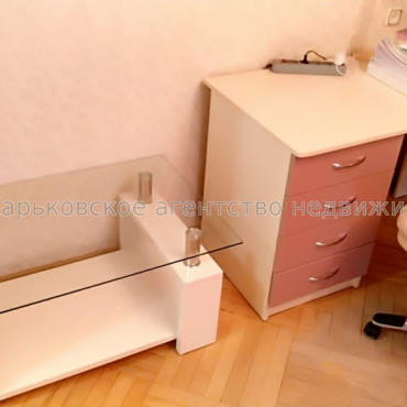 Продам квартиру, Деревянко ул. , 2 кім., 54 м², капитальный ремонт 