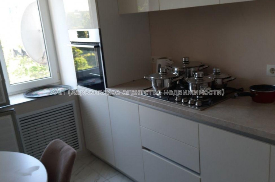 Продам квартиру, Деревянко ул. , 2  ком., 54 м², капитальный ремонт 