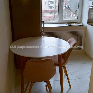 Продам квартиру, Деревянко ул. , 2 кім., 54 м², капитальный ремонт 