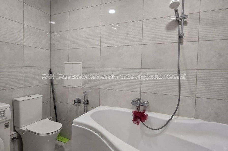 Продам квартиру, Деревянко ул. , 2 кім., 54 м², капитальный ремонт 