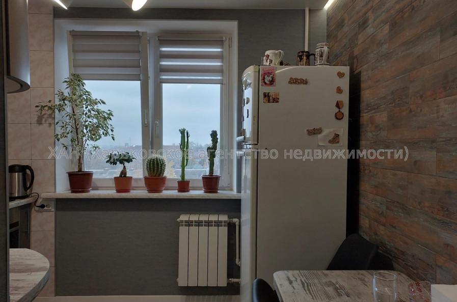 Здам квартиру, Свинаренко Петра ул. , 2 кім., 62 м², косметический ремонт 