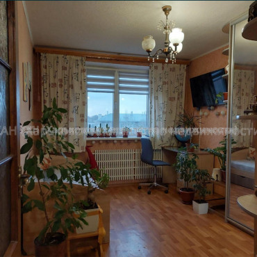 Здам квартиру, Свинаренко Петра ул. , 2 кім., 62 м², косметический ремонт 