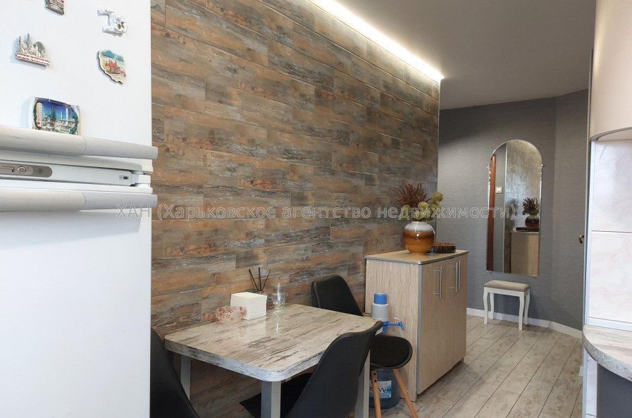 Сдам квартиру, Свинаренко Петра ул. , 2  ком., 62 м², косметический ремонт 