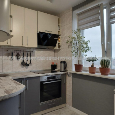 Здам квартиру, Свинаренко Петра ул. , 2 кім., 62 м², косметический ремонт 