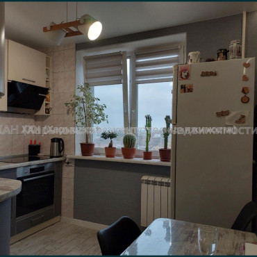 Здам квартиру, Свинаренко Петра ул. , 2 кім., 62 м², косметический ремонт 