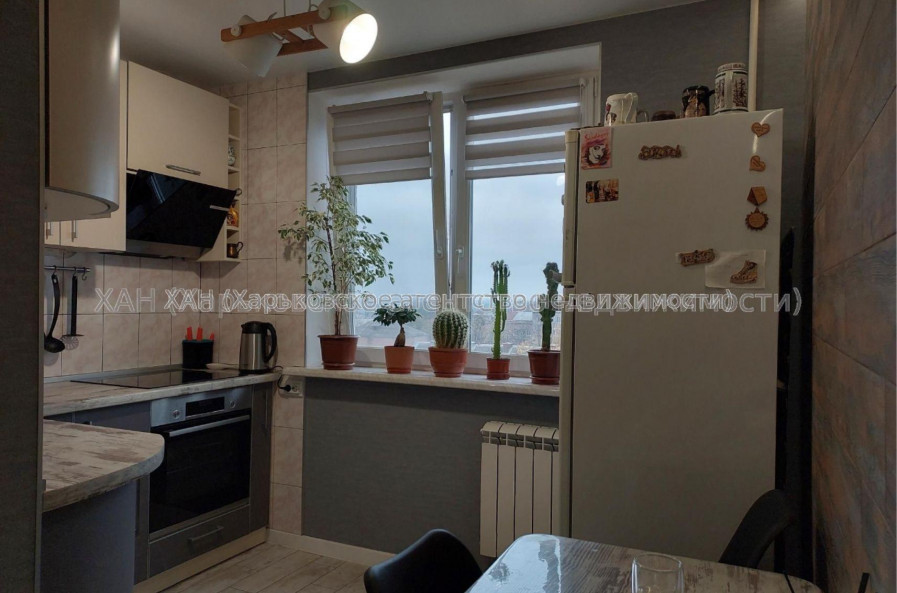 Здам квартиру, Свинаренко Петра ул. , 2 кім., 62 м², косметический ремонт 