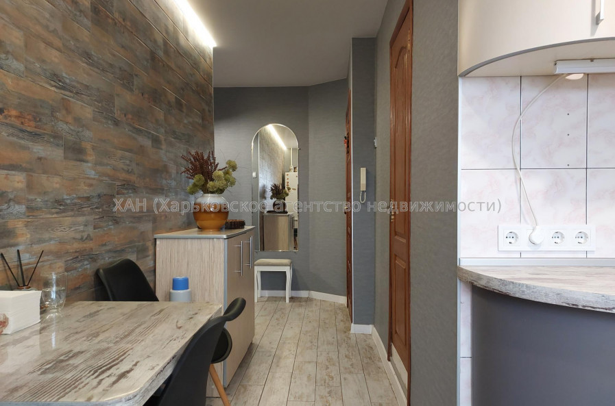 Сдам квартиру, Свинаренко Петра ул. , 2  ком., 62 м², косметический ремонт 