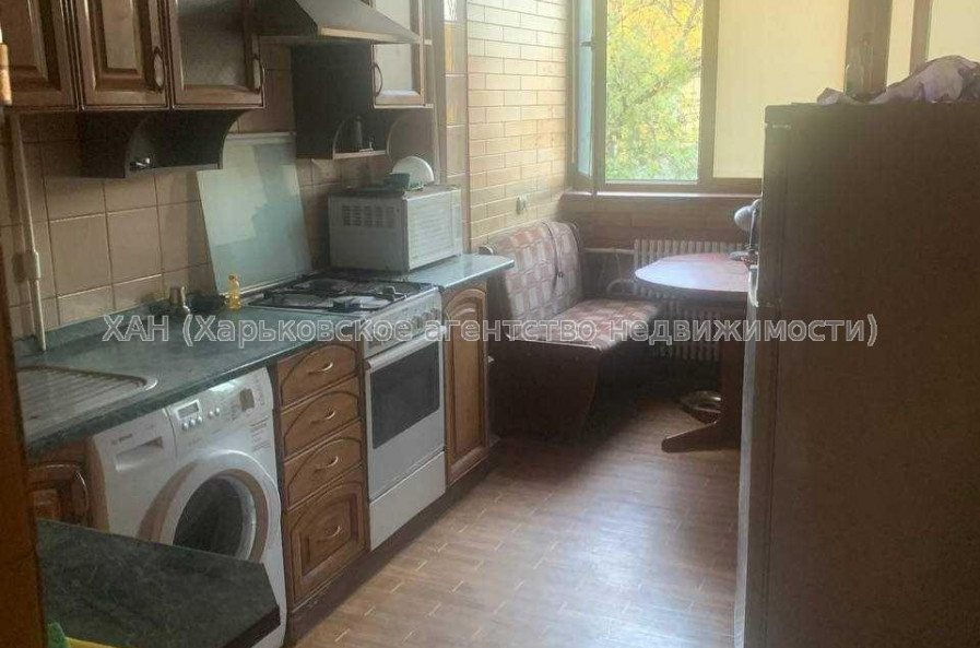 Продам квартиру, Авиационная ул. , 2 кім., 54 м², косметический ремонт 