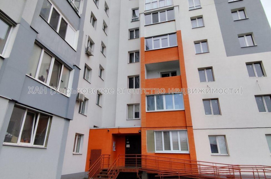 Продам квартиру, Мира ул. , 2 кім., 53.80 м², без внутренних работ 