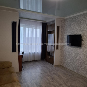 Сдам квартиру, Героев Харькова просп. , 1  ком., 45 м², капитальный ремонт 