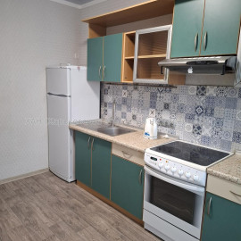 Сдам квартиру, Героев Харькова просп. , 1  ком., 45 м², капитальный ремонт