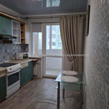 Сдам квартиру, Героев Харькова просп. , 1  ком., 45 м², капитальный ремонт 