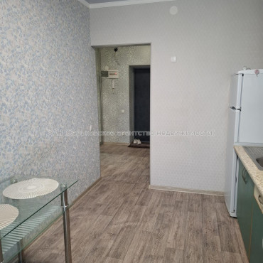 Сдам квартиру, Героев Харькова просп. , 1  ком., 45 м², капитальный ремонт 