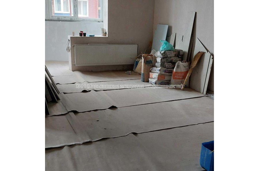 Продам квартиру, Науки просп. , 3 кім., 97 м², частичный ремонт 