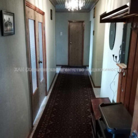 Продам квартиру, Алексеевская ул. , 4 кім., 78 м², косметический ремонт