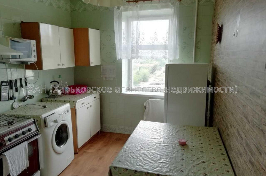 Продам квартиру, Алексеевская ул. , 4 кім., 78 м², косметический ремонт 