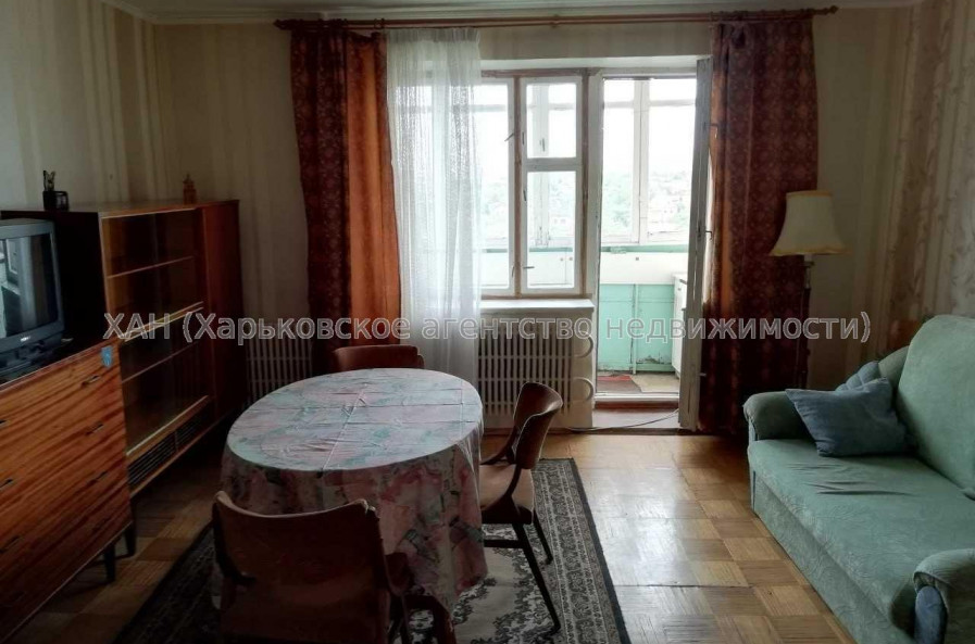 Продам квартиру, Алексеевская ул. , 4 кім., 78 м², косметический ремонт 