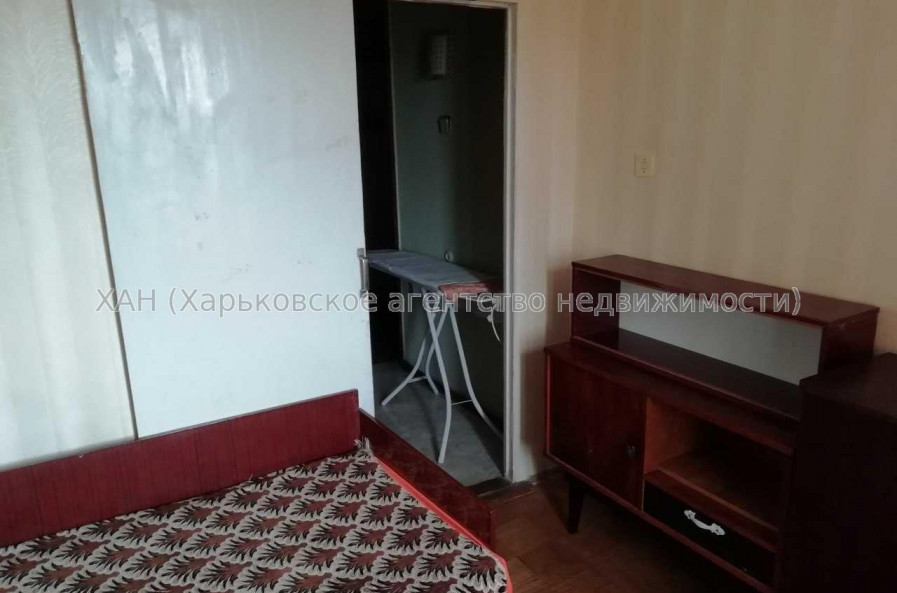 Продам квартиру, Алексеевская ул. , 4 кім., 78 м², косметический ремонт 