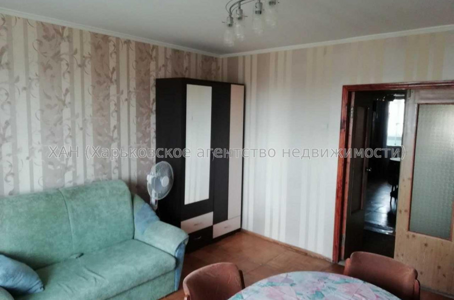 Продам квартиру, Алексеевская ул. , 4 кім., 78 м², косметический ремонт 