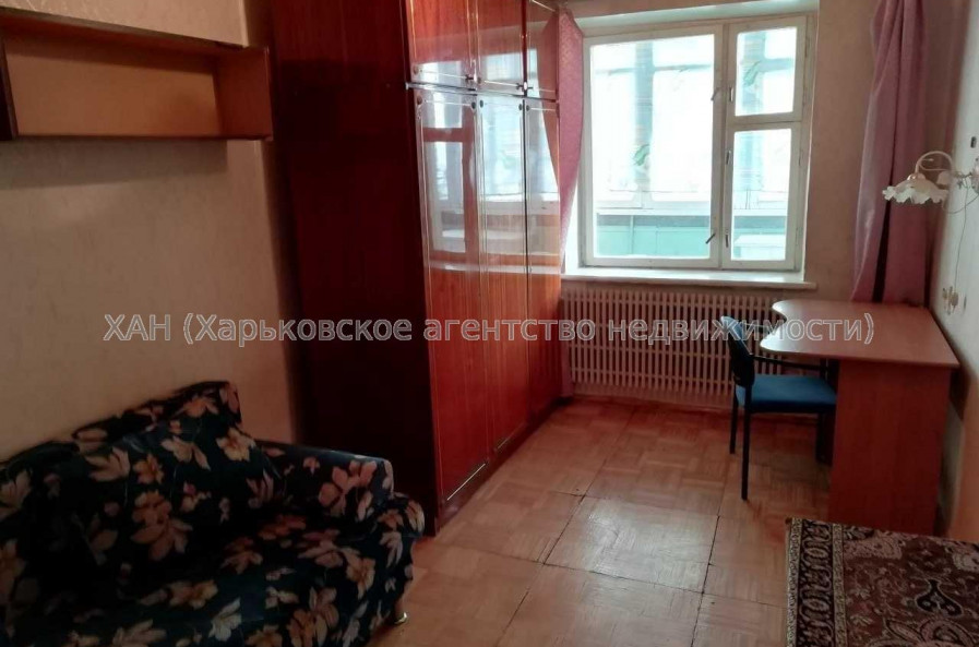 Продам квартиру, Алексеевская ул. , 4 кім., 78 м², косметический ремонт 