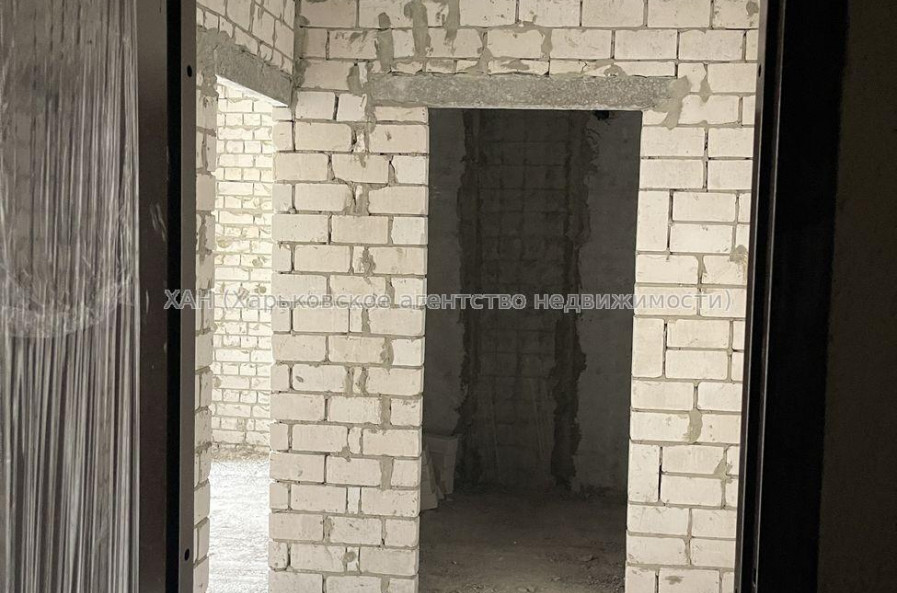 Продам квартиру, Шевченковский пер. , 1 кім., 42 м², без внутренних работ 
