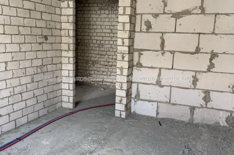 Продам квартиру, Шевченковский пер. , 1 кім., 42 м², без внутренних работ 