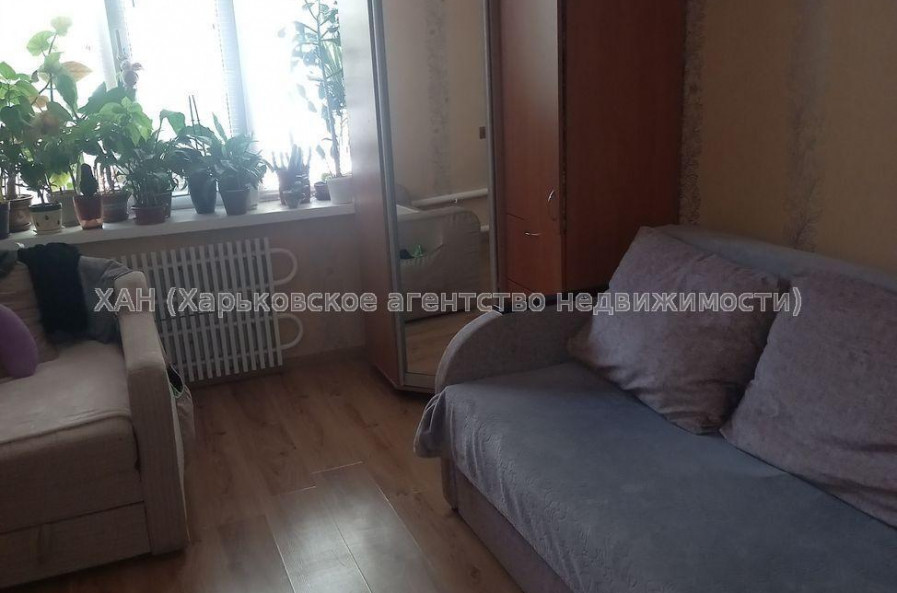 Продам квартиру, Единства ул. , 1  ком., 27 м², капитальный ремонт 