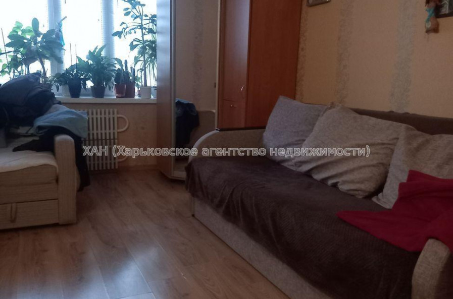 Продам квартиру, Единства ул. , 1  ком., 27 м², капитальный ремонт 