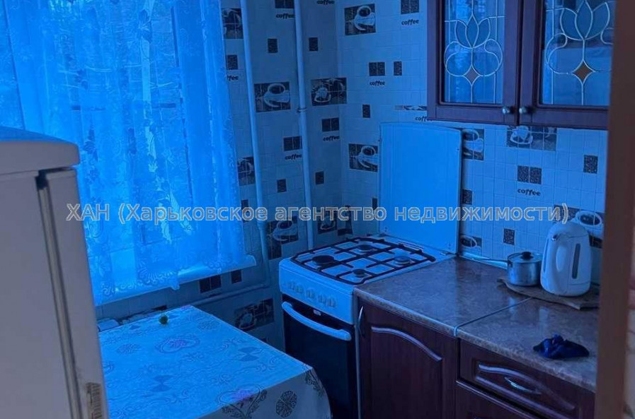 Продам квартиру, Победы просп. , 1 кім., 32 м², косметический ремонт 