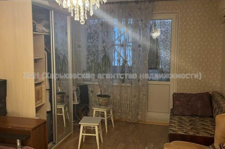 Продам квартиру, Победы просп. , 1 кім., 32 м², косметический ремонт 