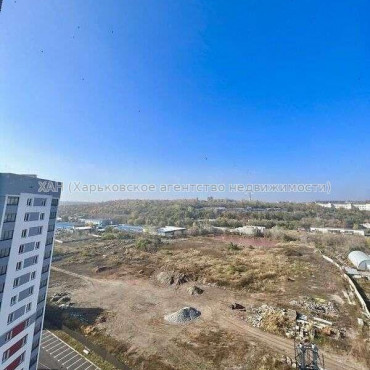 Продам квартиру, Борткевича ул. , 2 кім., 66 м², без ремонта 