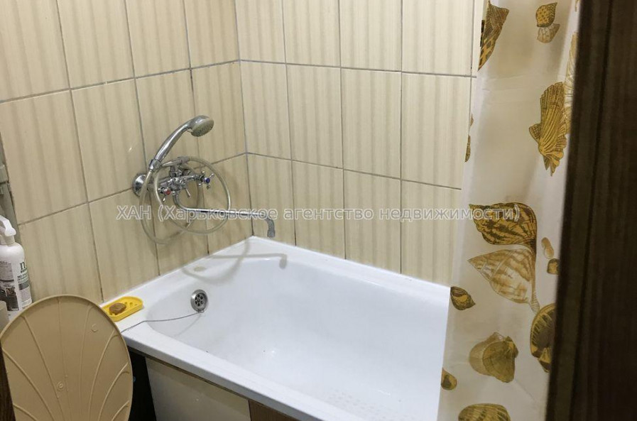 Продам квартиру, Автотракторная ул. , 1 кім., 19 м², капитальный ремонт 