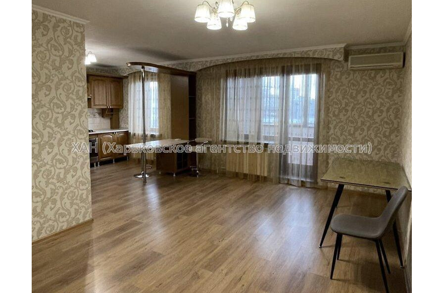 Продам квартиру, Аэрокосмический пр. , 3  ком., 124 м², евроремонт 