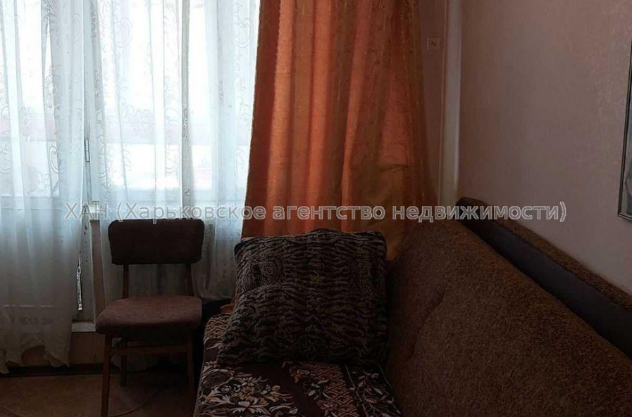 Продам квартиру, Единства ул. , 3  ком., 63 м², косметический ремонт 