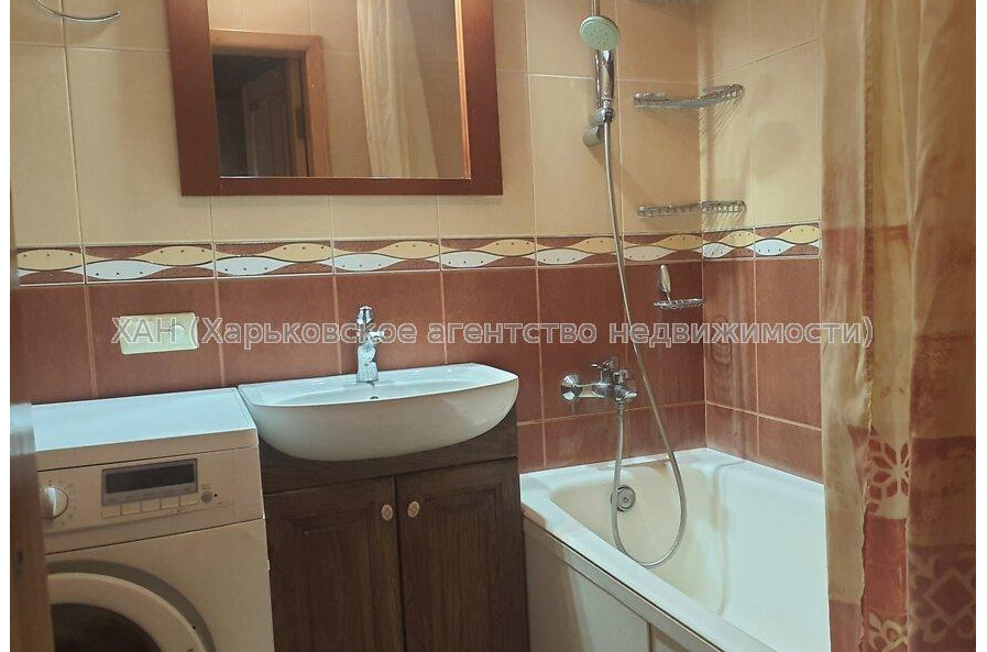 Продам квартиру, Клочковская ул. , 1  ком., 38.80 м², капитальный ремонт 