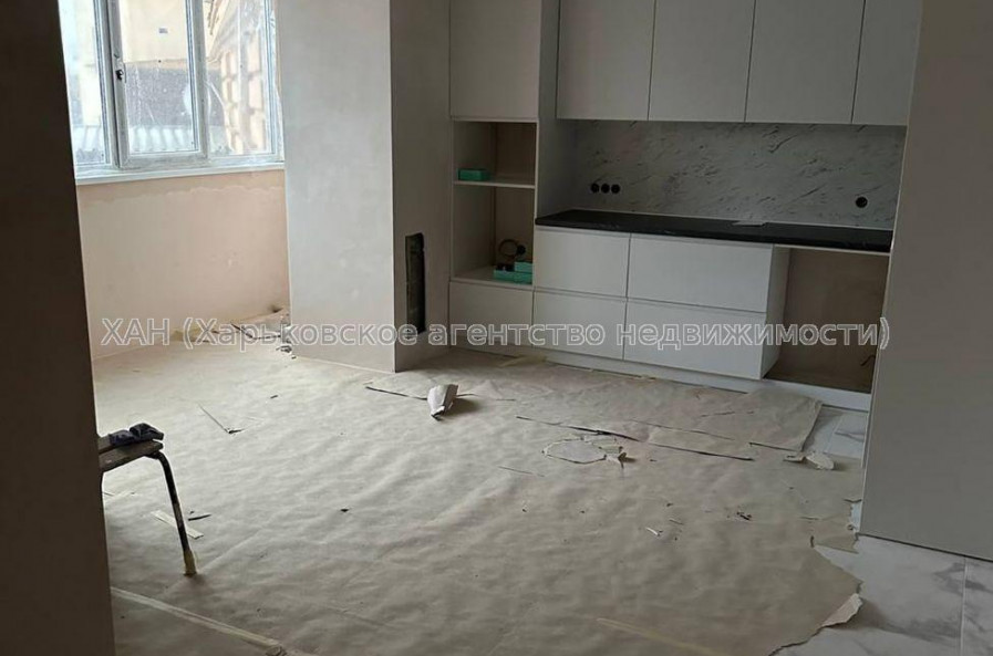 Продам квартиру, Молочная ул. , 3  ком., 90 м², без отделочных работ 