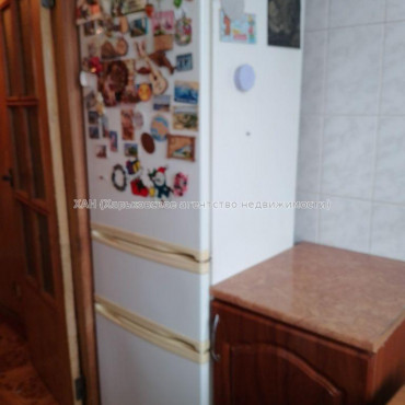 Продам квартиру, Каденюка ул. , 3  ком., 65.70 м², косметический ремонт 