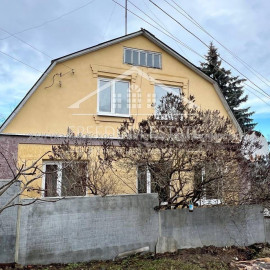 Продам будинок, Дружная ул. , 140 м², 10 соток, косметический ремонт