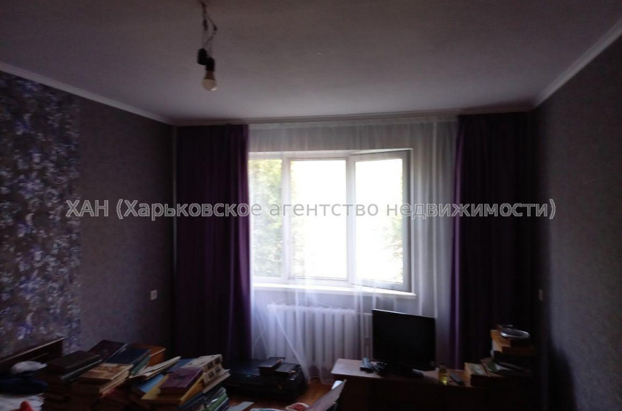 Продам квартиру, Владислава Зубенко ул. , 2 кім., 44 м², косметический ремонт 