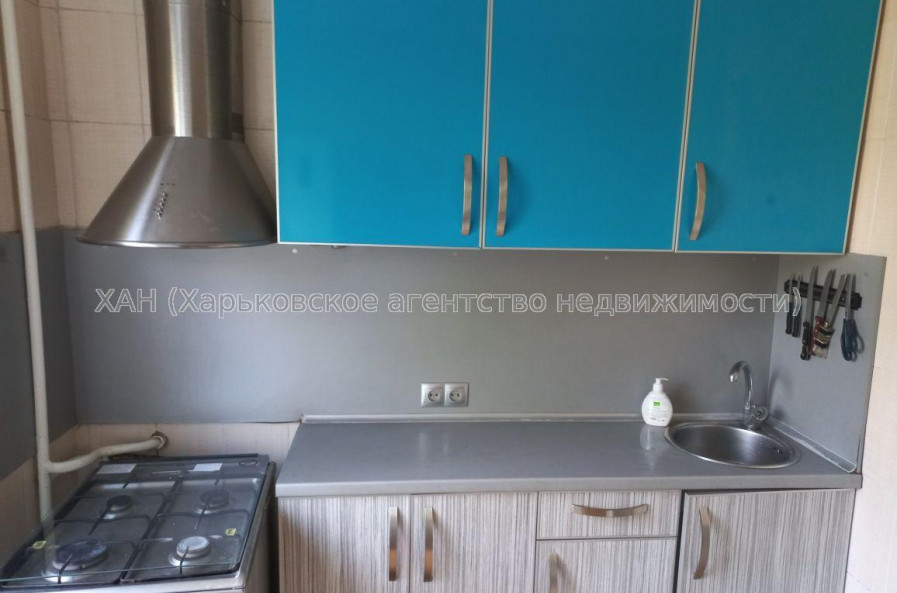 Продам квартиру, Владислава Зубенко ул. , 2 кім., 44 м², косметический ремонт 