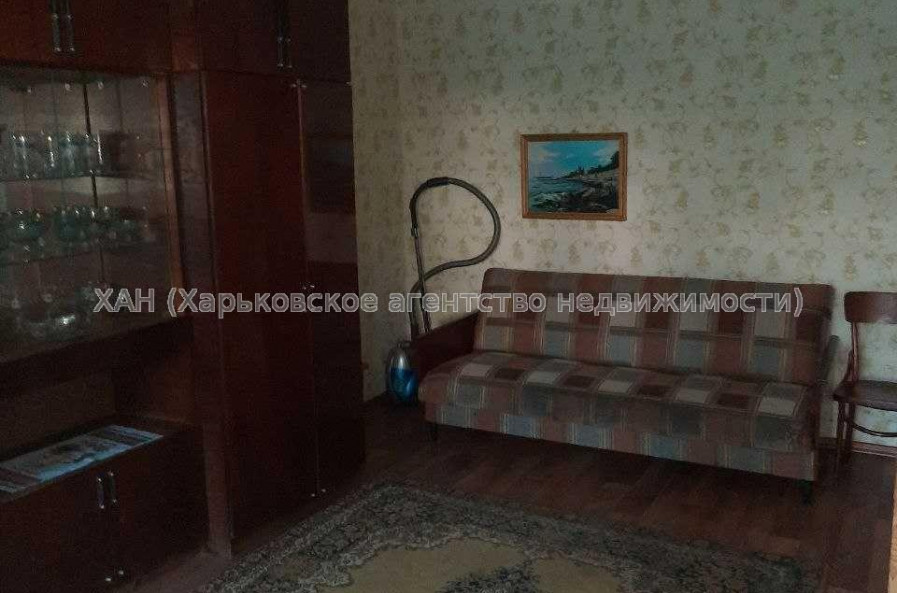 Продам квартиру, 92-й бригады ул. , 2 кім., 55 м², советский ремонт 