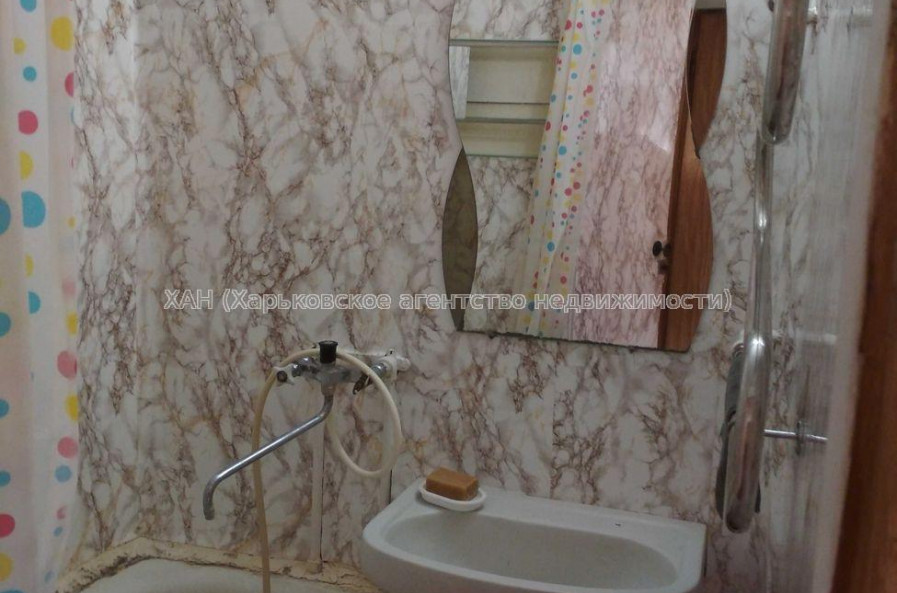 Здам квартиру, Валентиновская ул. , 2 кім., 45 м², советский ремонт 