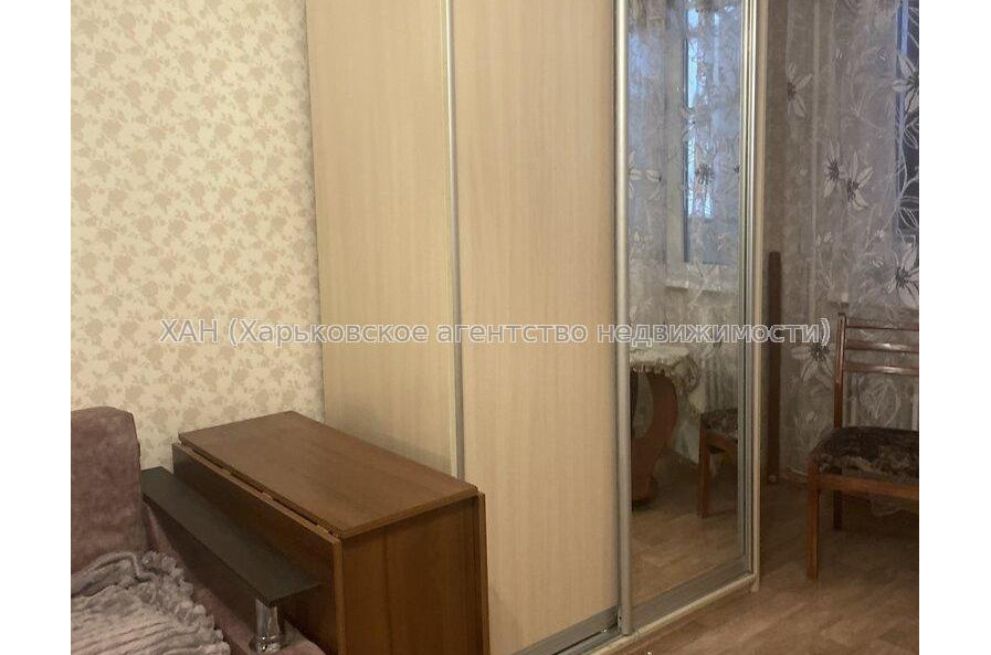 Продам квартиру, Победы просп. , 1 кім., 37 м², косметический ремонт 