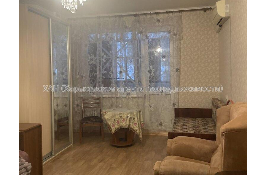 Продам квартиру, Победы просп. , 1 кім., 37 м², косметический ремонт 