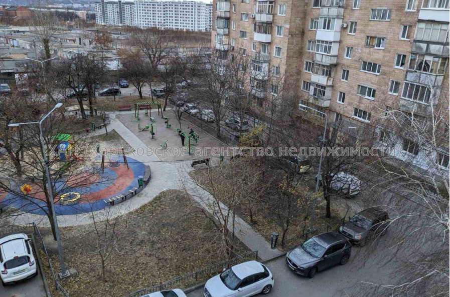 Продам квартиру, Холодногорская ул. , 2  ком., 52.70 м², советский ремонт 