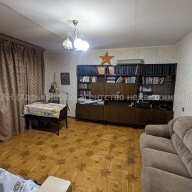 Продам квартиру, Холодногорская ул. , 2  ком., 52.70 м², советский ремонт